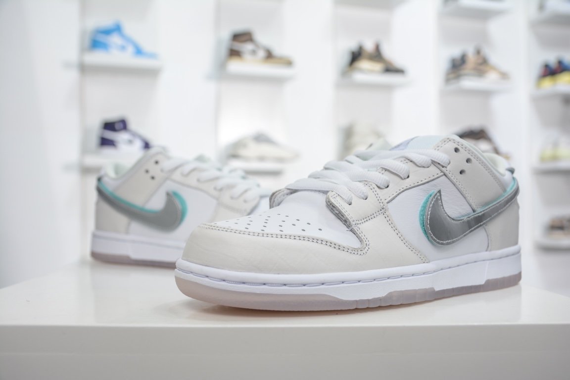 380  Diamond Supply Co x Nike SB Dunk Low 联名款BV1310-100