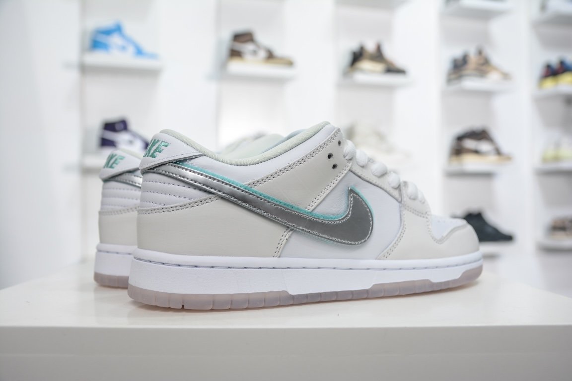 380  Diamond Supply Co x Nike SB Dunk Low 联名款BV1310-100