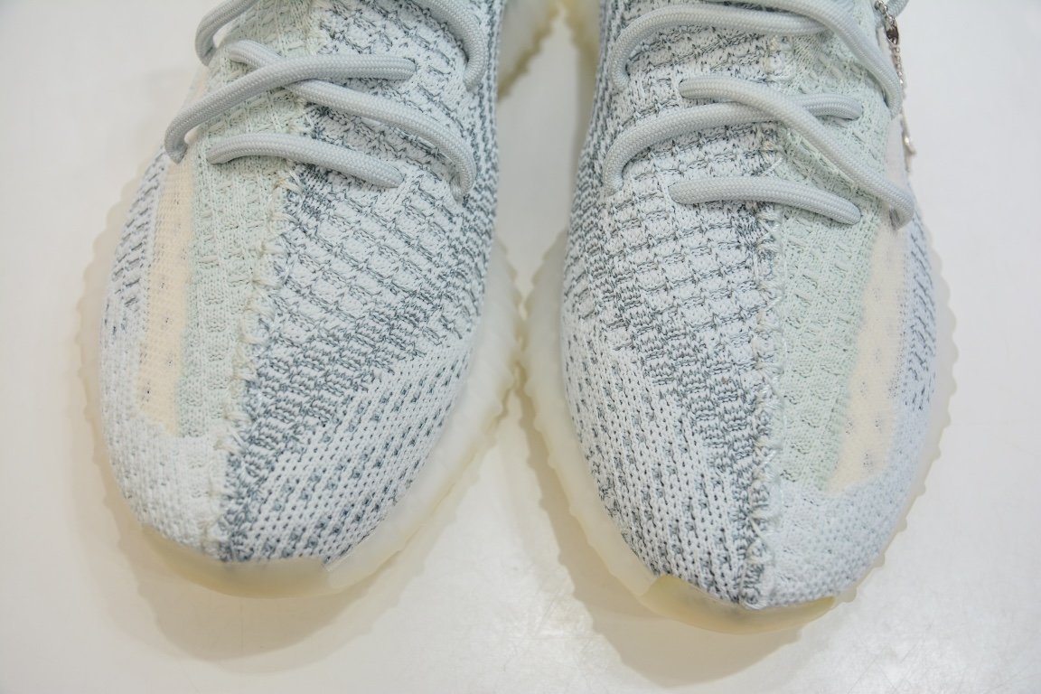 280 Yeezy 350v2 冰蓝满天星  FW5317