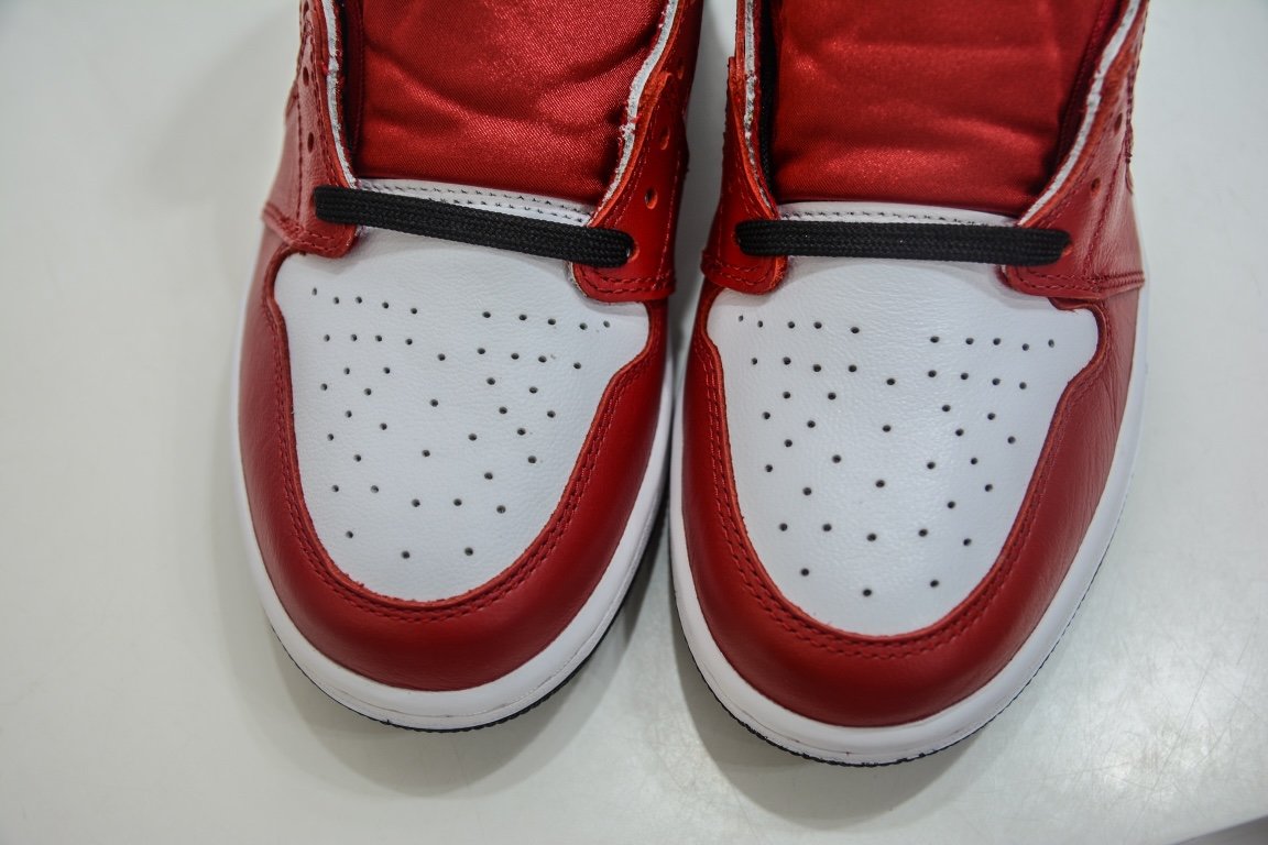 260 Air Jordan 1 og "Satin Red" 黑红蛇纹 CD0461-601