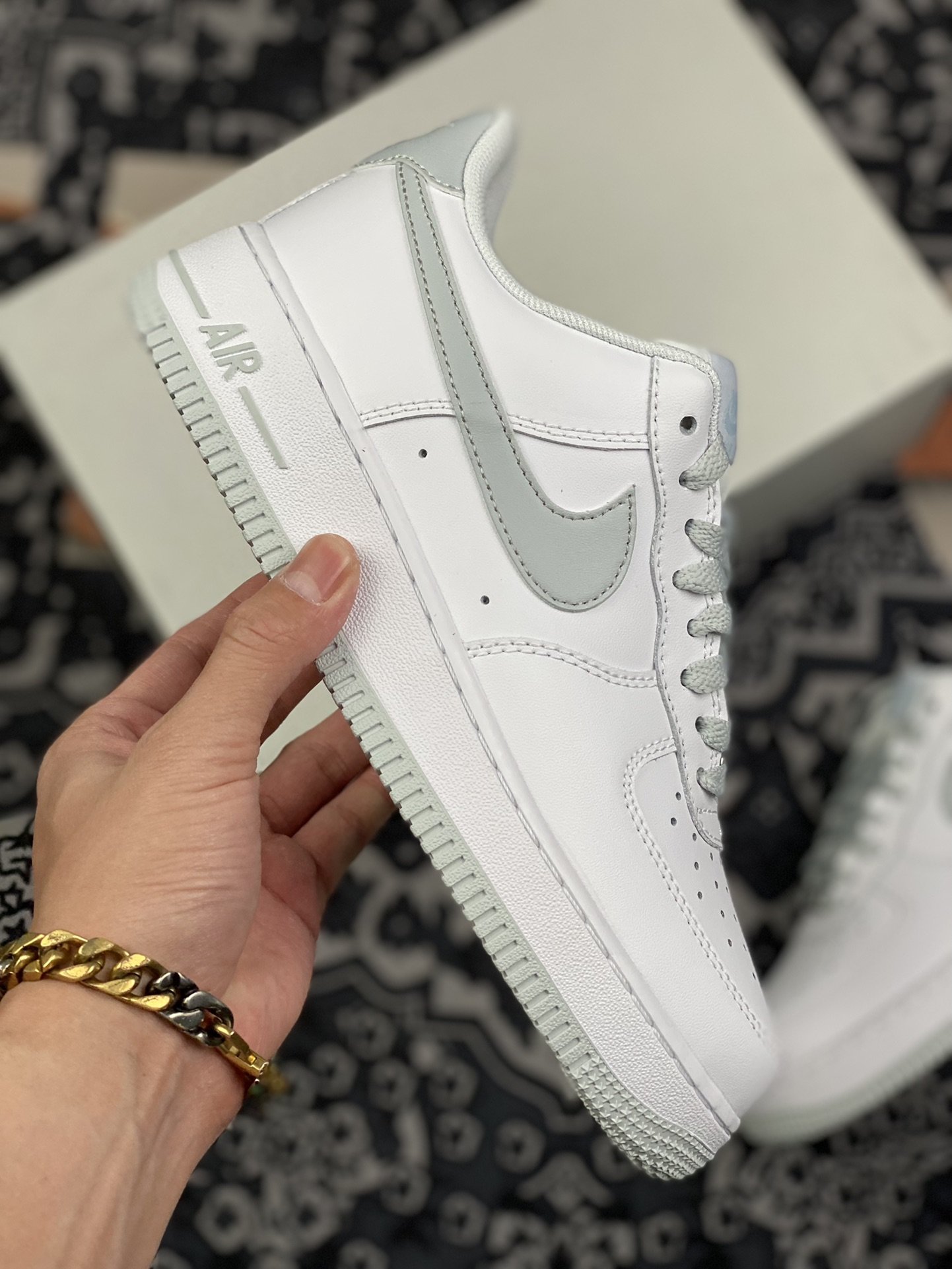 200 Nike Air Force 1 空军一号 白灰二代 DH7561-103