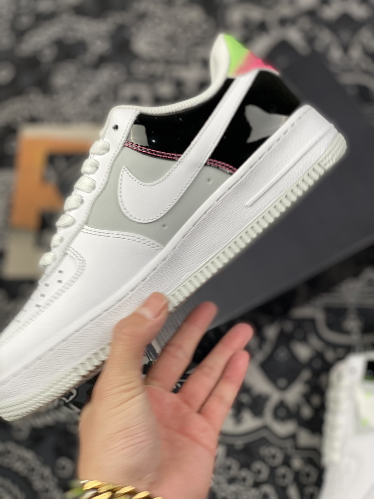 220 Air Force 1’07 Low 白黑彩漆皮 DV1229-111