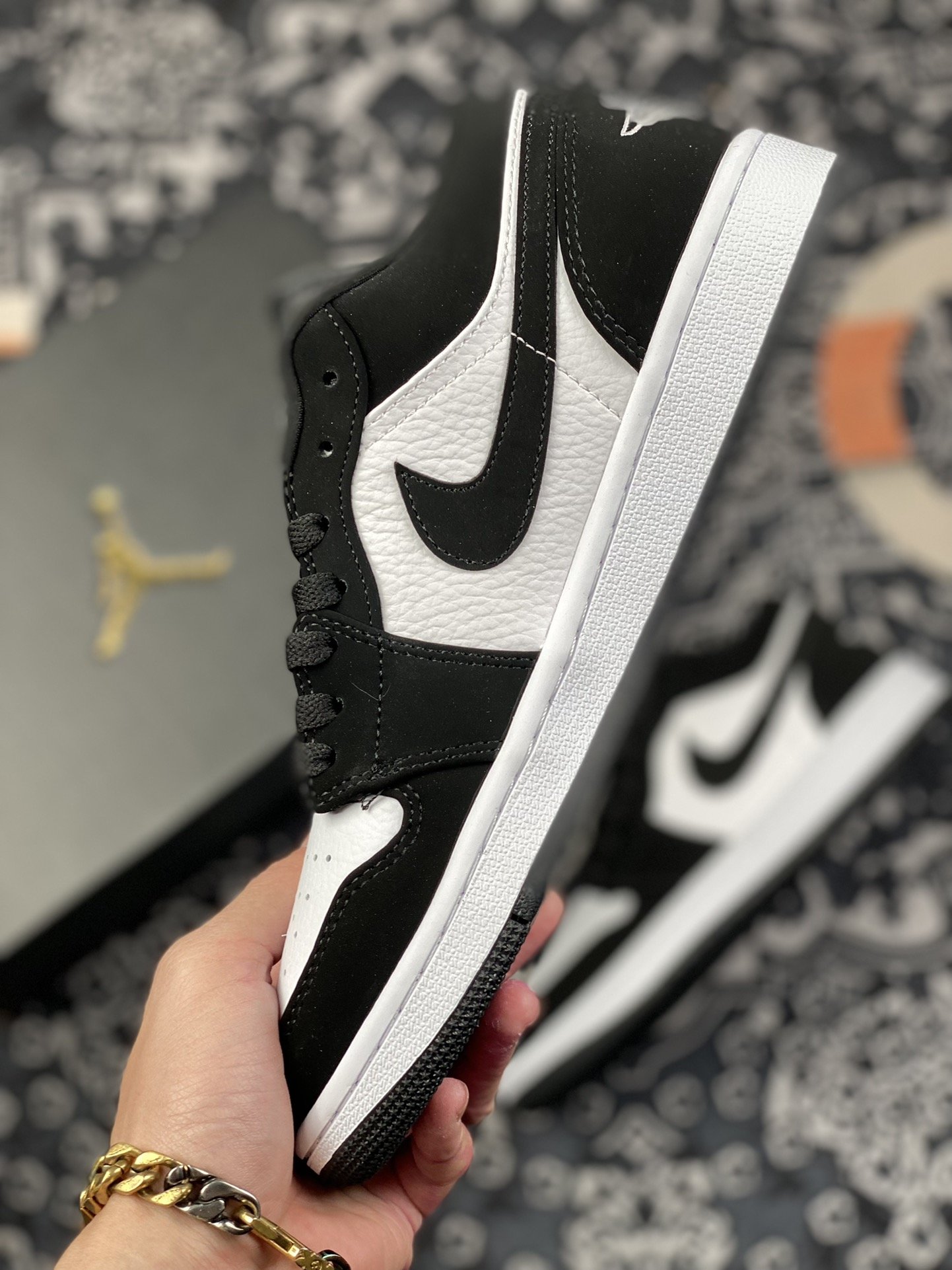 240 Air Jordan 1 Low “Black white” 黑白阴阳 Low系列出售 553558-001