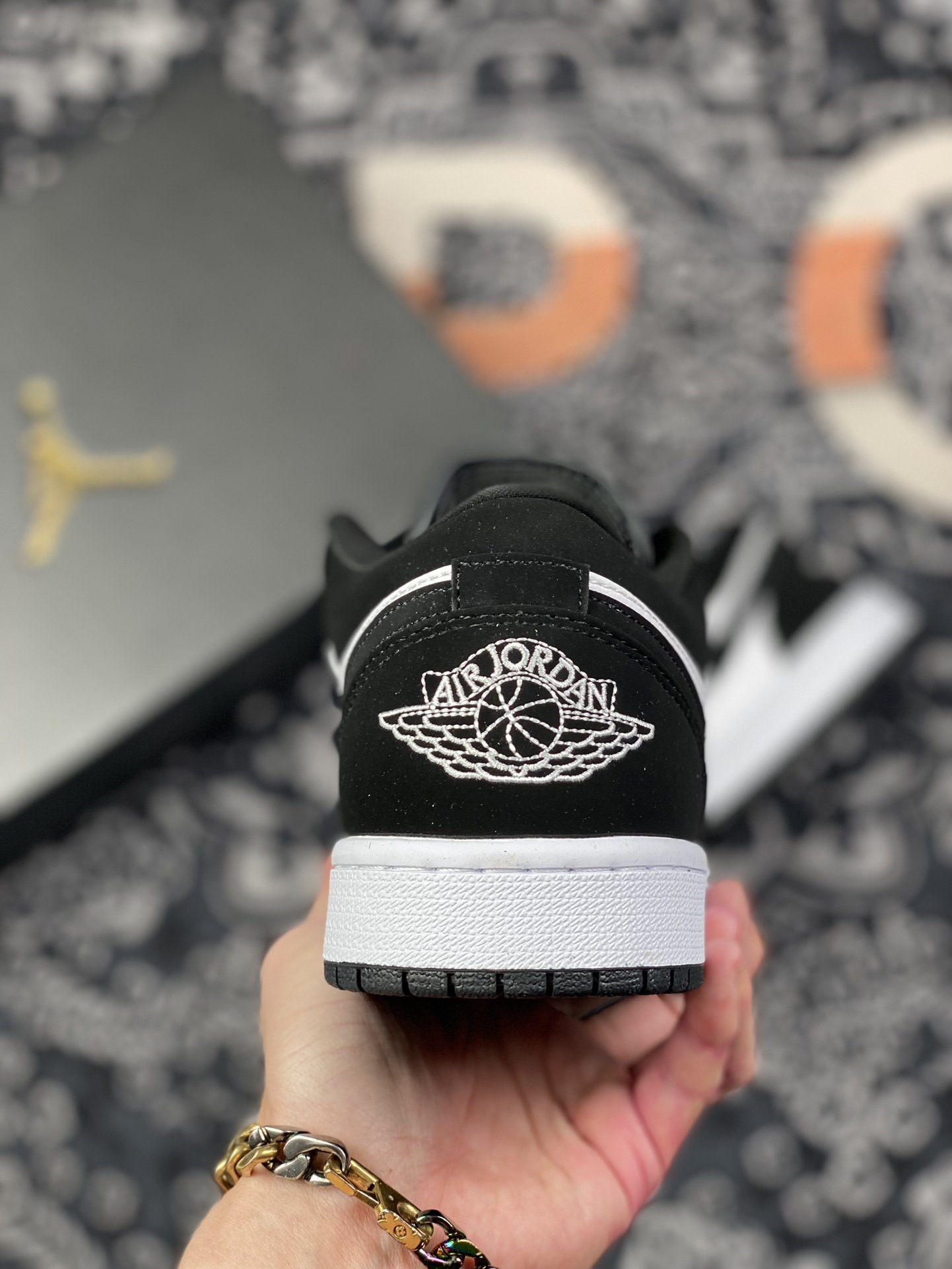 240 Air Jordan 1 Low “Black white” 黑白阴阳 Low系列出售 553558-001