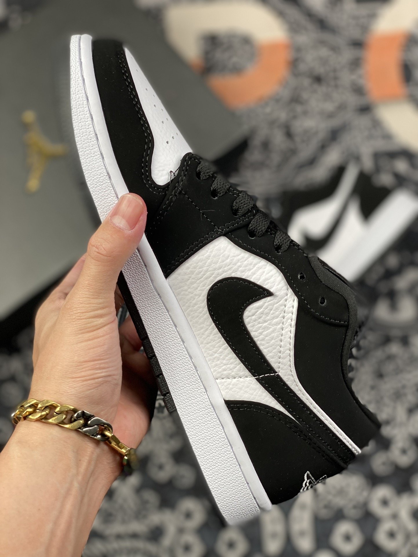 240 Air Jordan 1 Low “Black white” 黑白阴阳 Low系列出售 553558-001