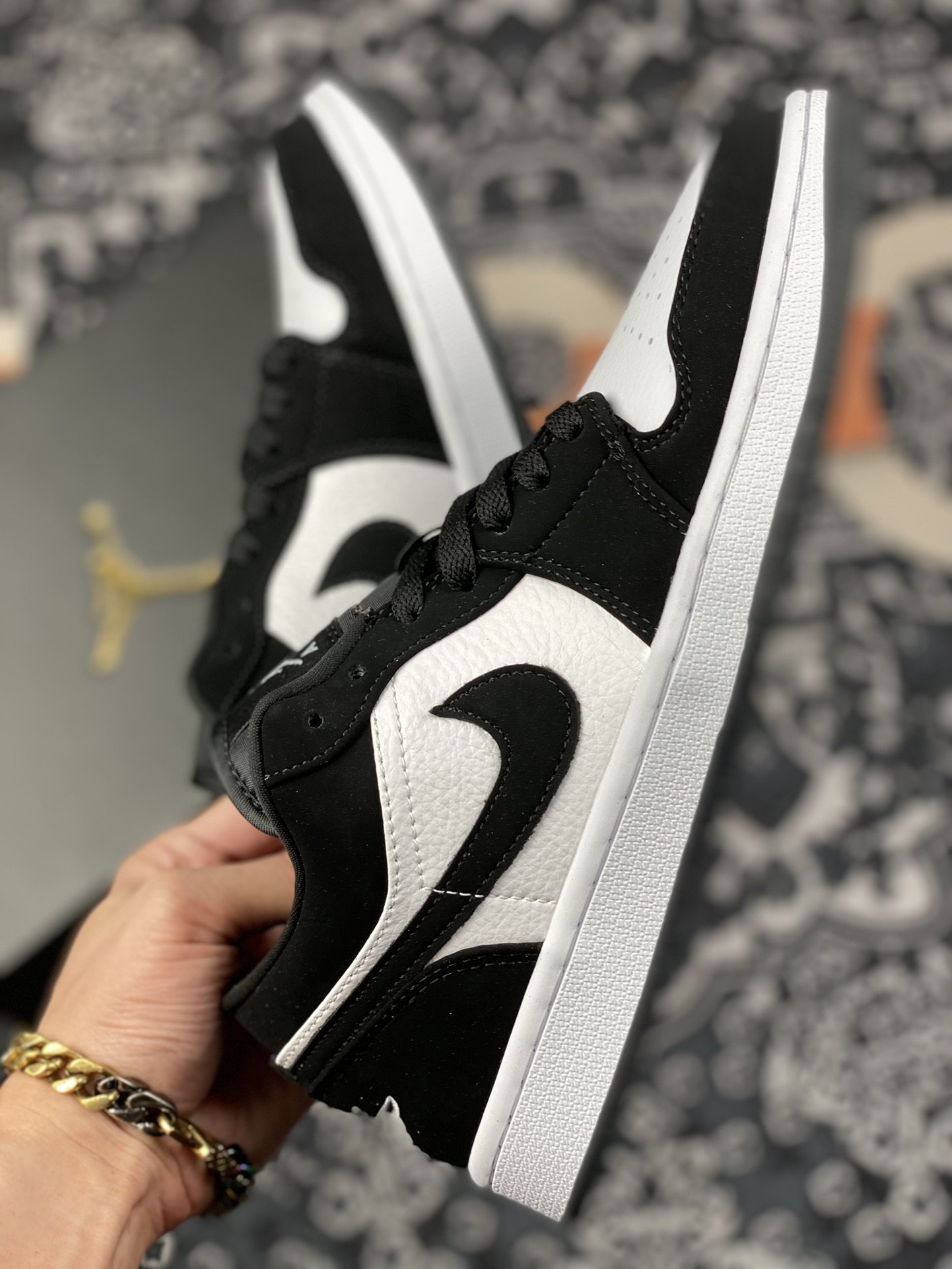 240 Air Jordan 1 Low “Black white” 黑白阴阳 Low系列出售 553558-001