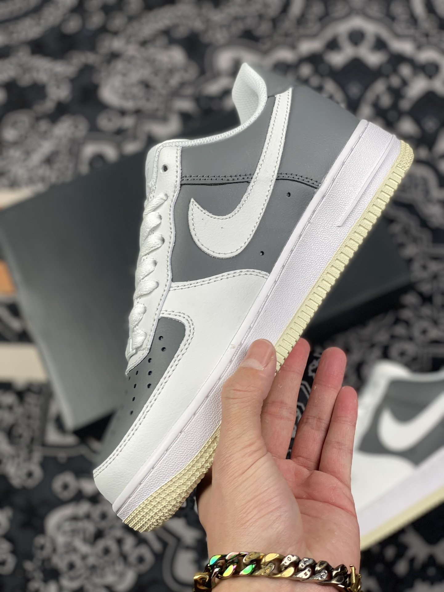 200 Nike Air Force 1 空军一号 白碳灰CW2288-119