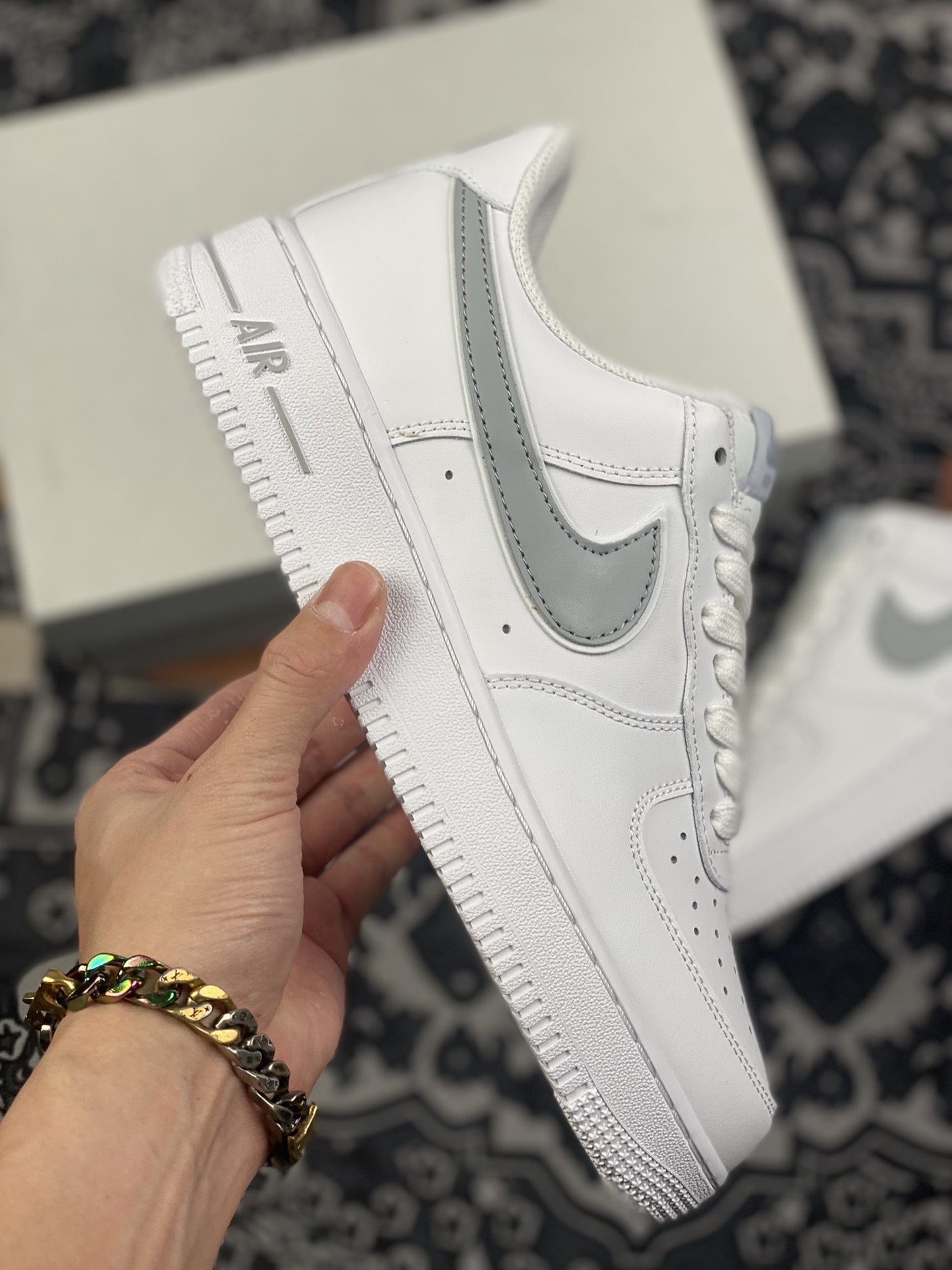 200 Nike Air Force 1 空军一号 白灰双勾 AO2423-101