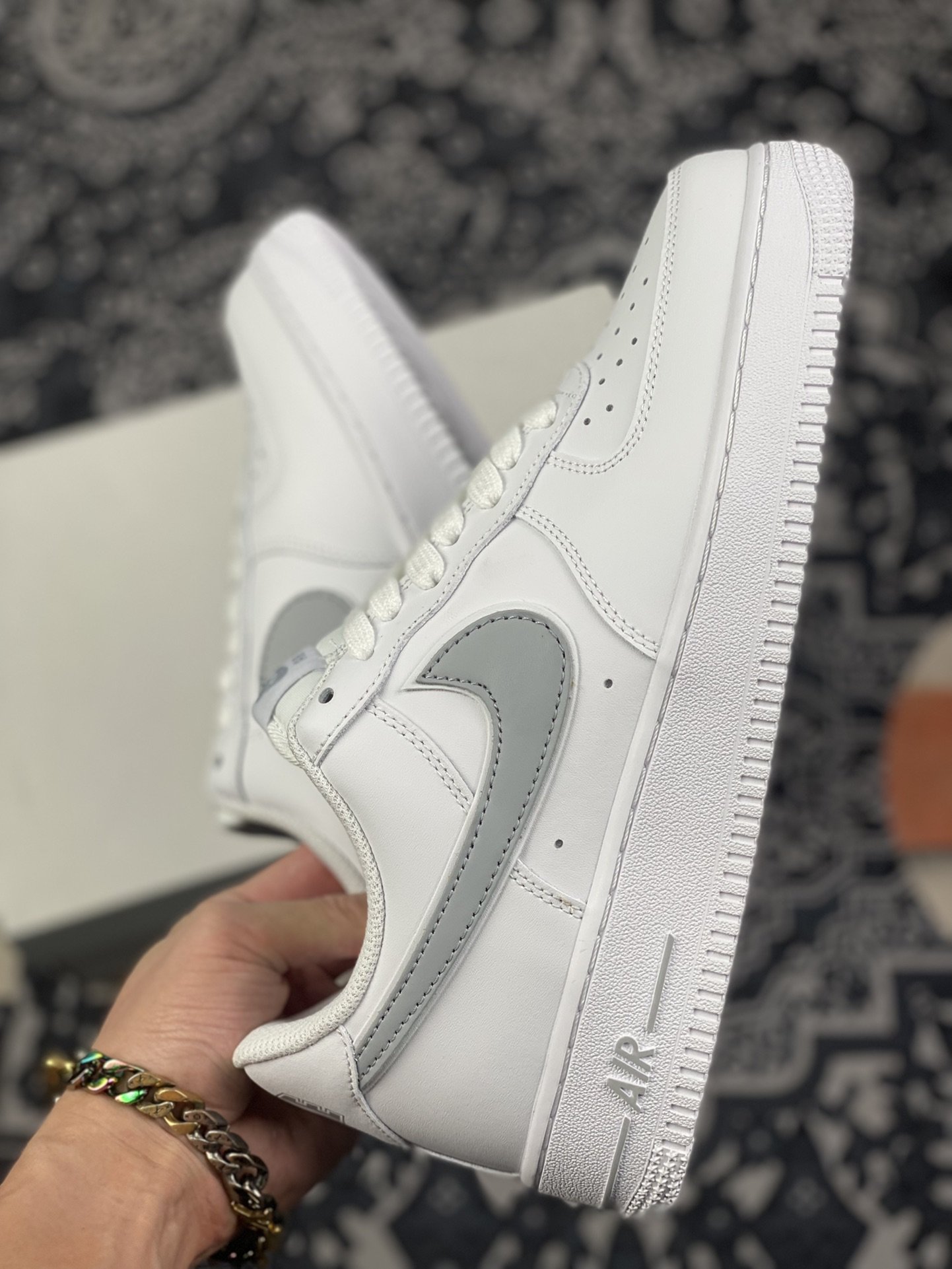 200 Nike Air Force 1 空军一号 白灰双勾 AO2423-101