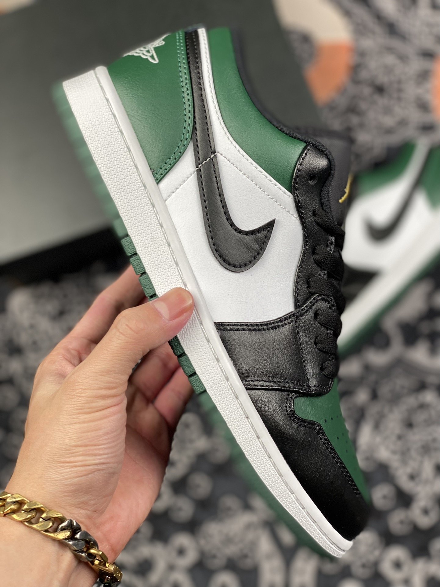 240 新版升级 Air Jordan 1 Low 黑绿脚趾 Low系列出售553558-113