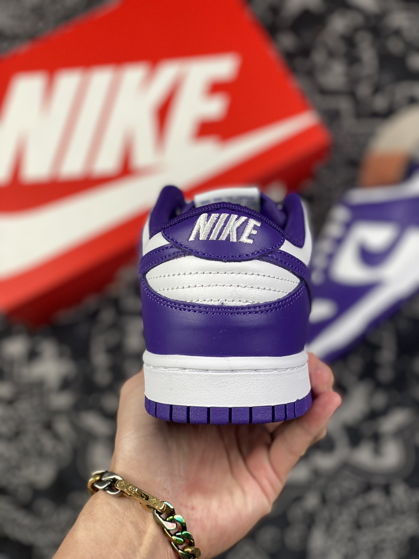 300 扫描版 Nike SB Dunk Low“Court Purple”白紫配色  DD1391-104