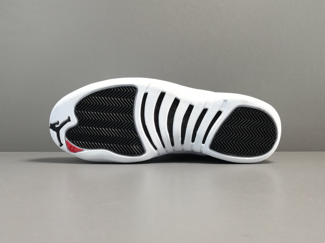 黑白 银扣 季后赛 2022版 Air Jordan 12 Retro ＂Royoffs＂ CT8013-006