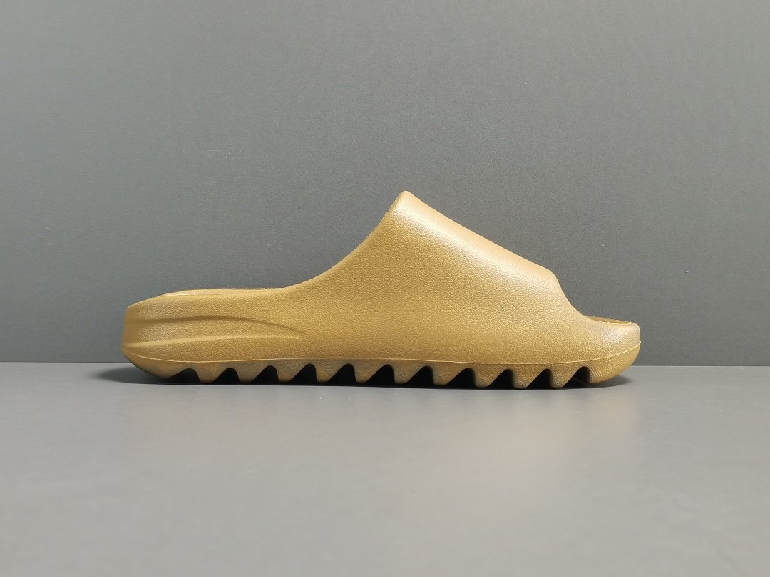 军褐色 AD Originals Yeezy Slide GW1931