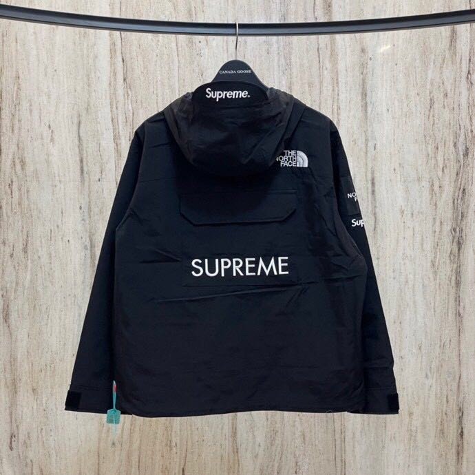 黑色 Supreme SS20 Week 13 × The North Face Cargo Jacket 北面联名冲锋衣