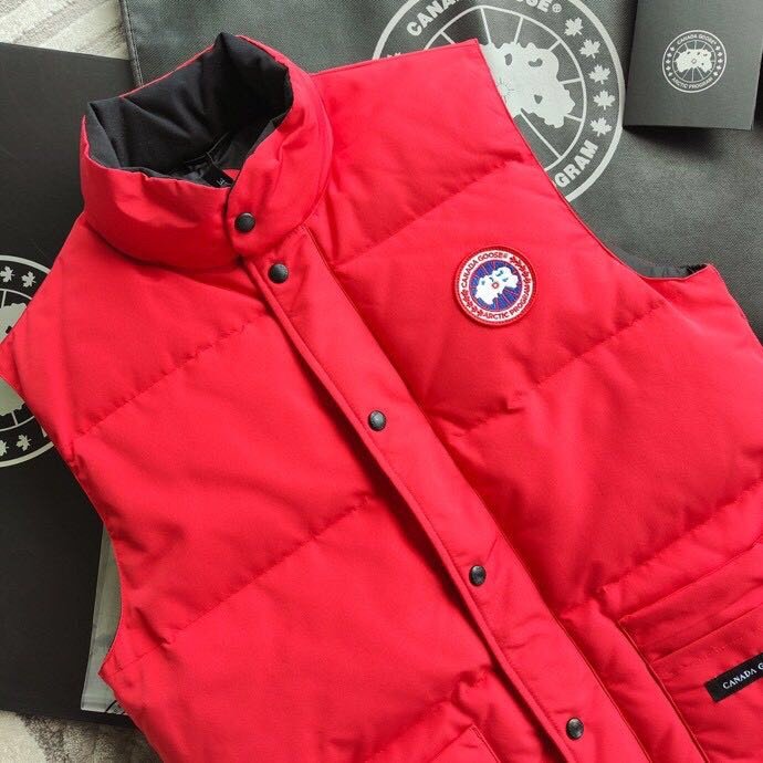 红色 Canada Goose Log徽标男款羽绒马甲