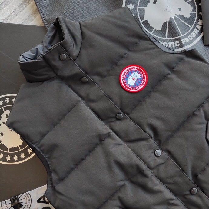 黑色 Canada Goose Freestyle 加拿大鹅