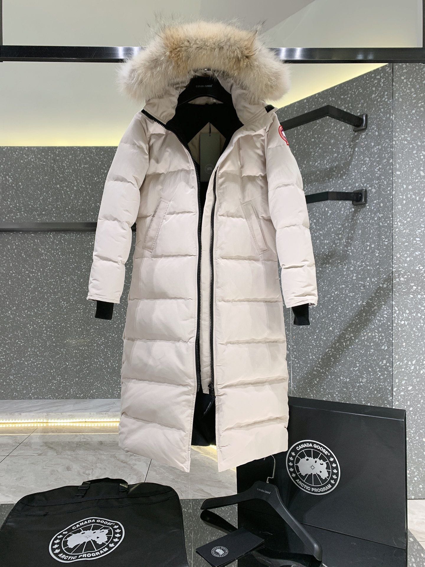 黑标白桦色 Canada Goose 加拿大鹅 Mystique parka长款女款羽绒服