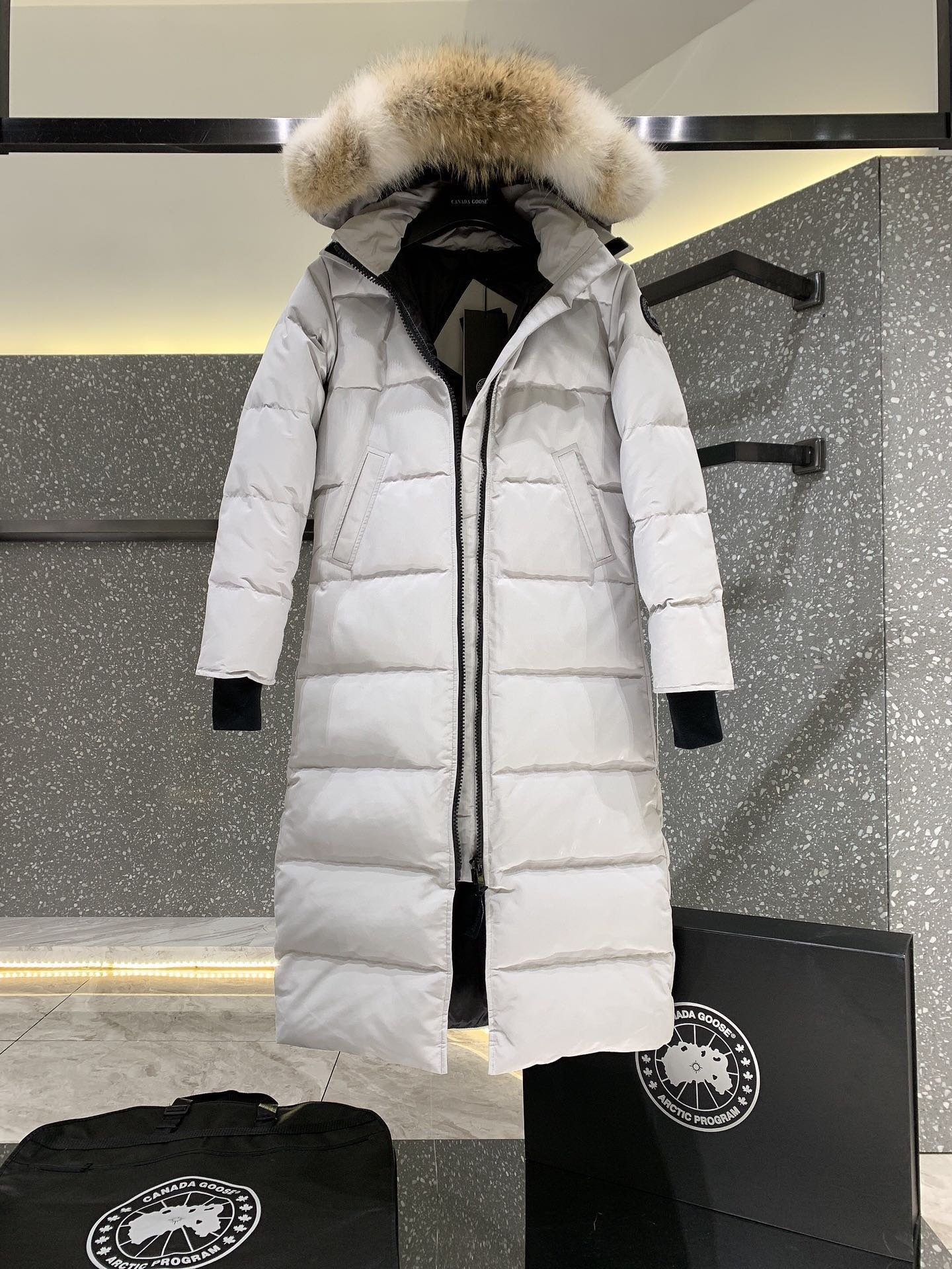 黑标白桦色 Canada Goose 加拿大鹅 Mystique parka长款女款羽绒服