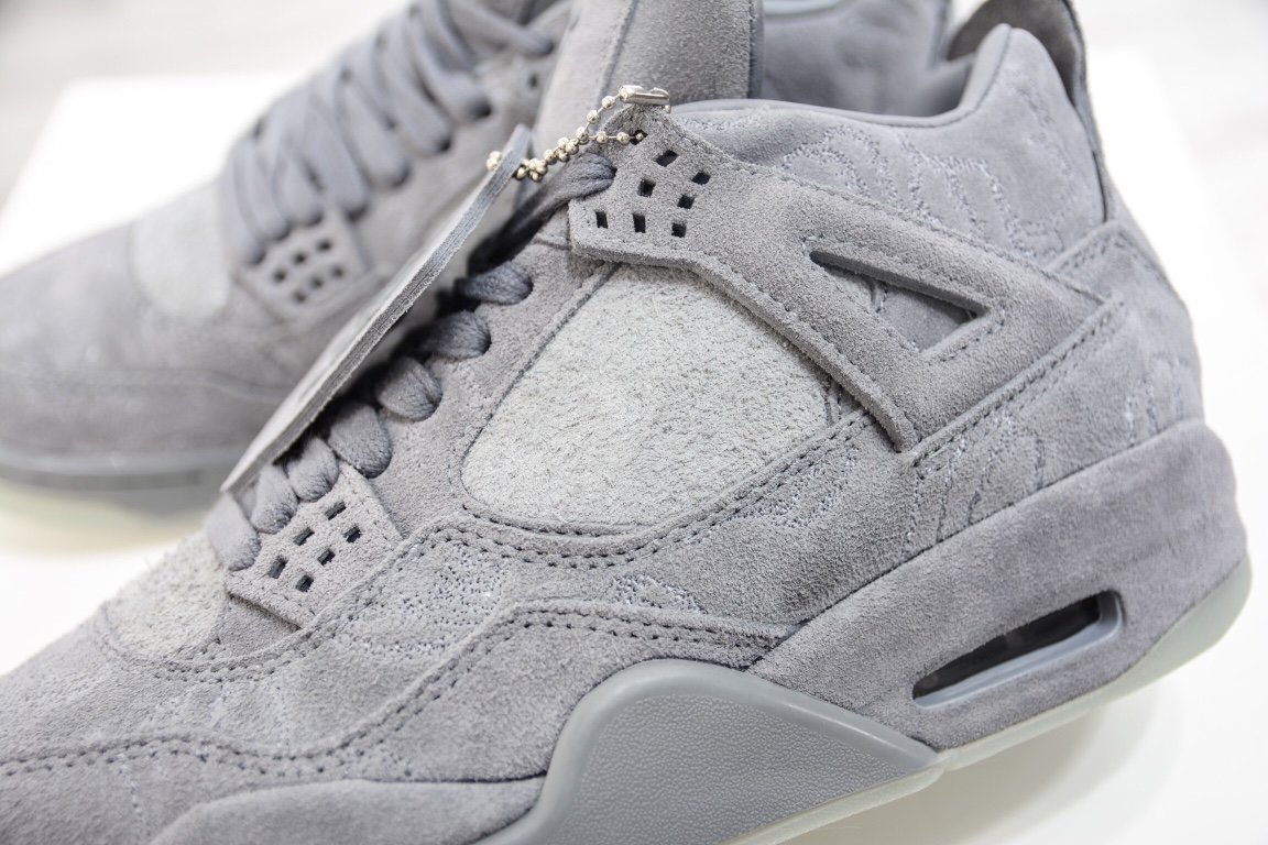 450 出货 市场最强四代Air Jordan 4 X Kaws 灰麂皮 930155-003