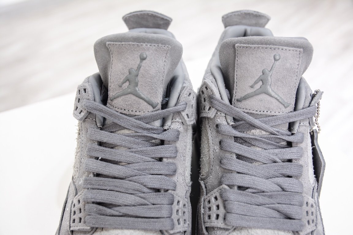 450 出货 市场最强四代Air Jordan 4 X Kaws 灰麂皮 930155-003