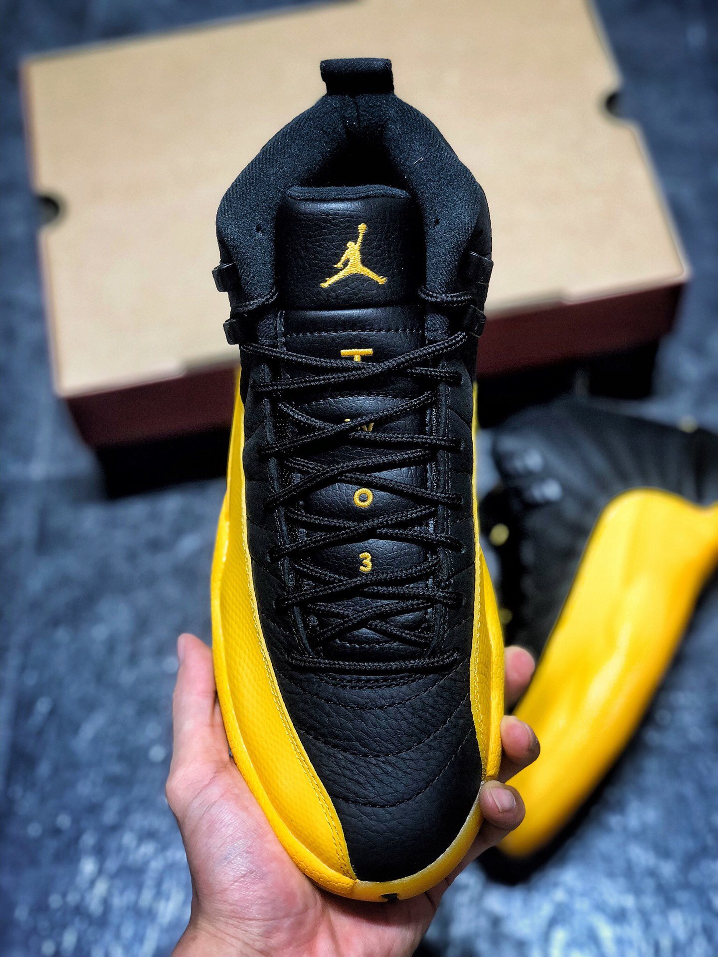 180  Air Jordan AJ12 Retro University Gold 黑金 130690-070