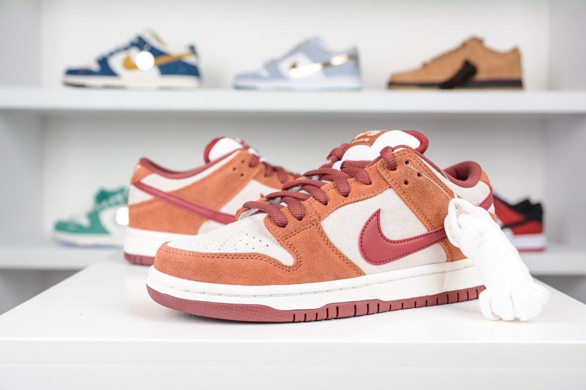 320  Nike SB Dunk Low Russet Cedar 王一博同款 BQ6817-202