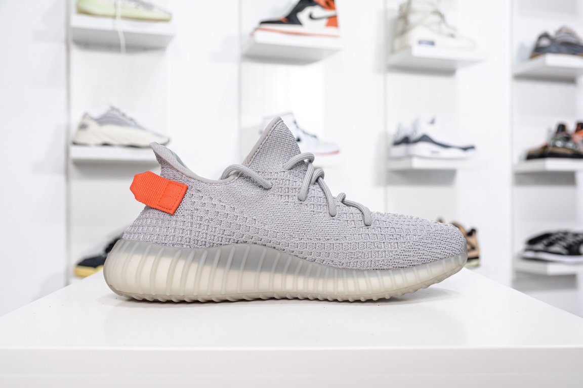 190 Adidas Yeezy Boost 350V2 “Tali Light” 尾灯 欧洲限定  FX9017