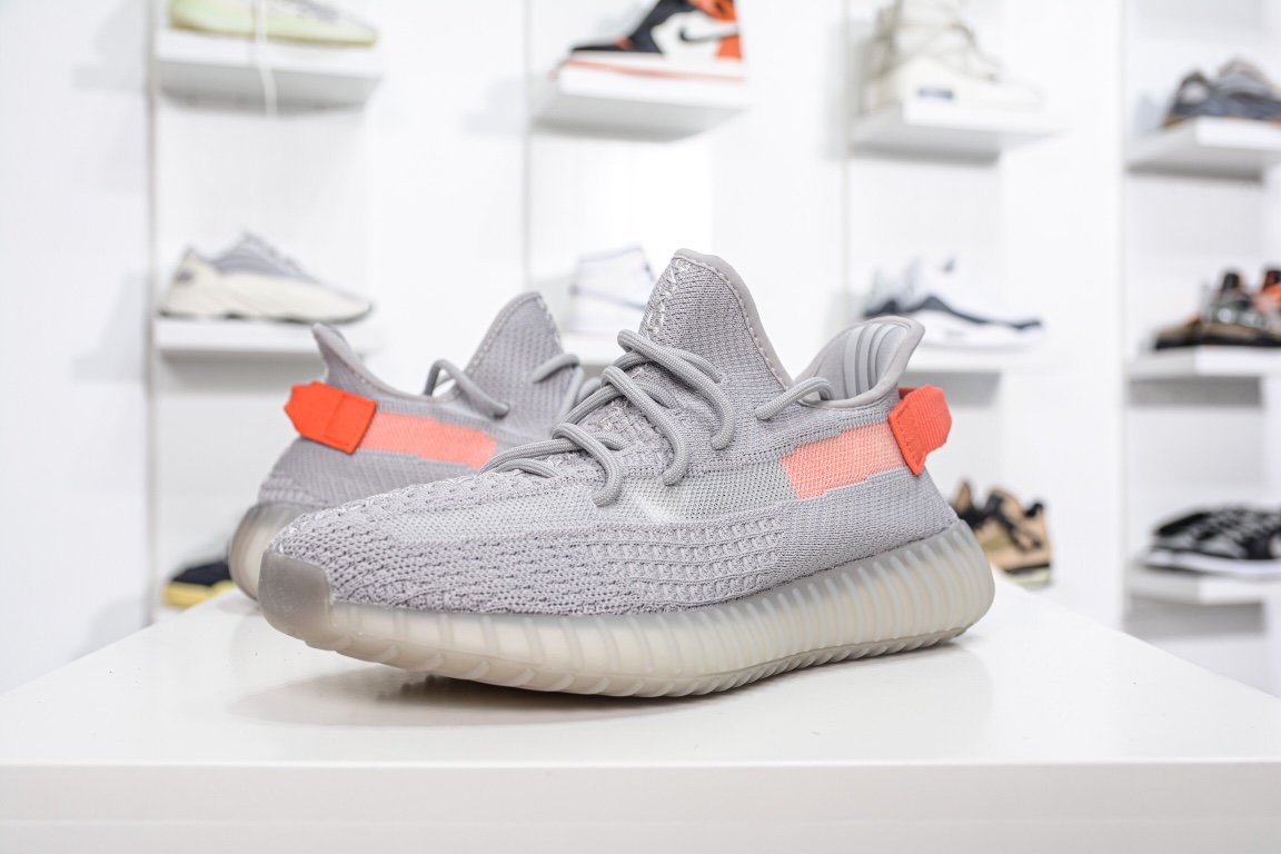 190 Adidas Yeezy Boost 350V2 “Tali Light” 尾灯 欧洲限定  FX9017