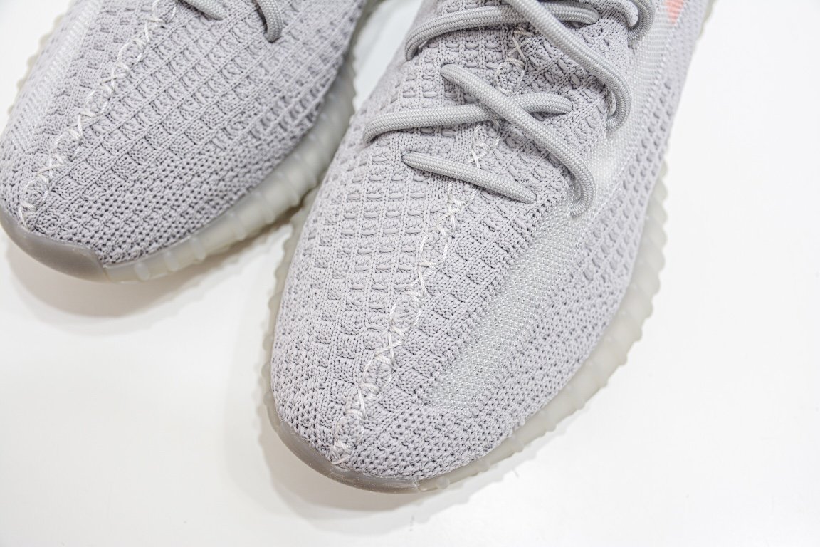 190 Adidas Yeezy Boost 350V2 “Tali Light” 尾灯 欧洲限定  FX9017