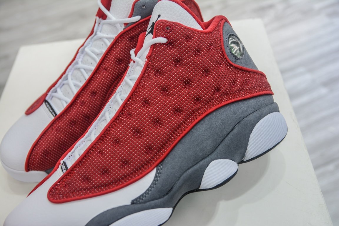 200 纯原级别福利特价 Air Jordan 13 白红