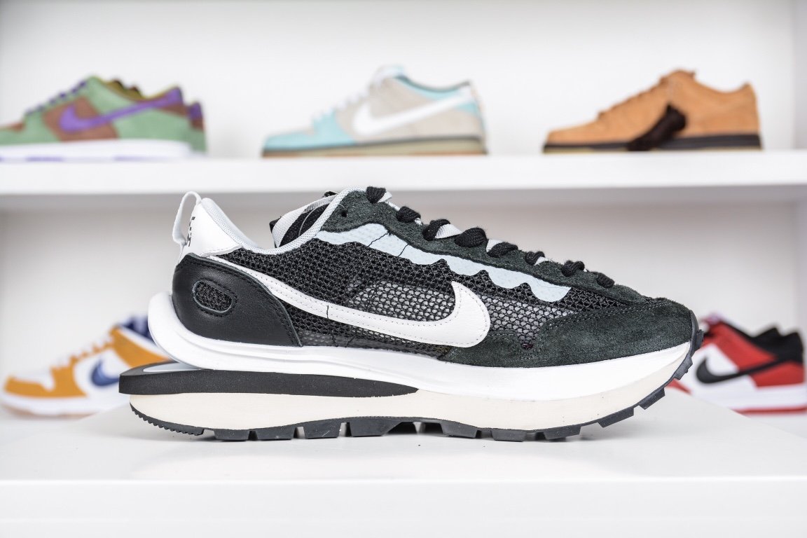 330  Sacai x Nike Vaporwaffle 3.0 黑白全码出货CV1363-001