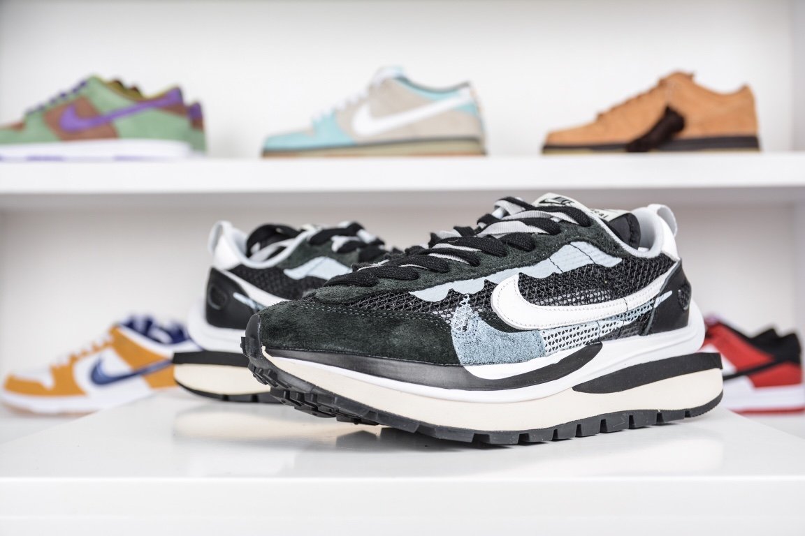 330  Sacai x Nike Vaporwaffle 3.0 黑白全码出货CV1363-001