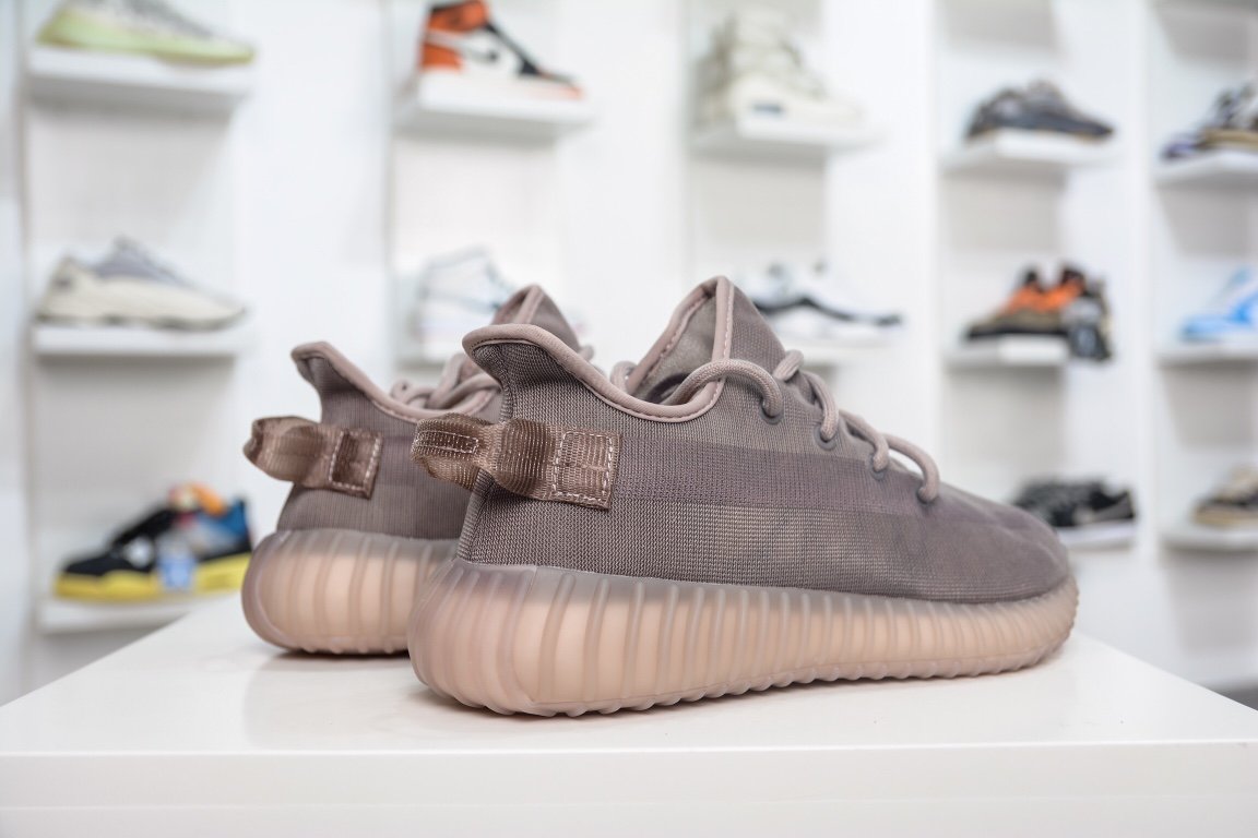 240 Adidas Yeezy Boost 350V2 摩卡 GW2871