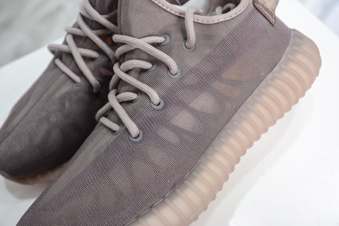 240 Adidas Yeezy Boost 350V2 摩卡 GW2871