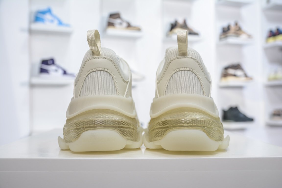 520 Balenciaga Triple S 米白气垫 巴黎世家