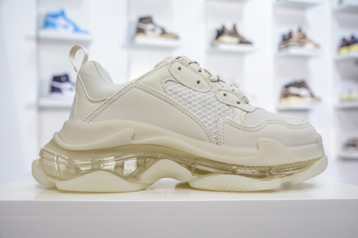 520 Balenciaga Triple S 米白气垫 巴黎世家