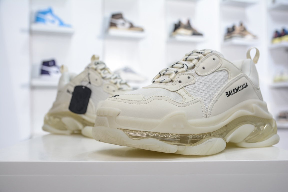 520 Balenciaga Triple S 米白气垫 巴黎世家