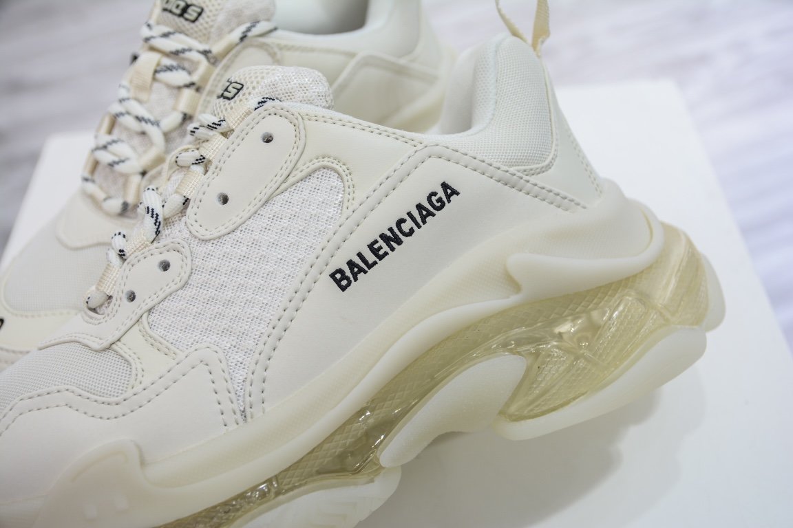 520 Balenciaga Triple S 米白气垫 巴黎世家