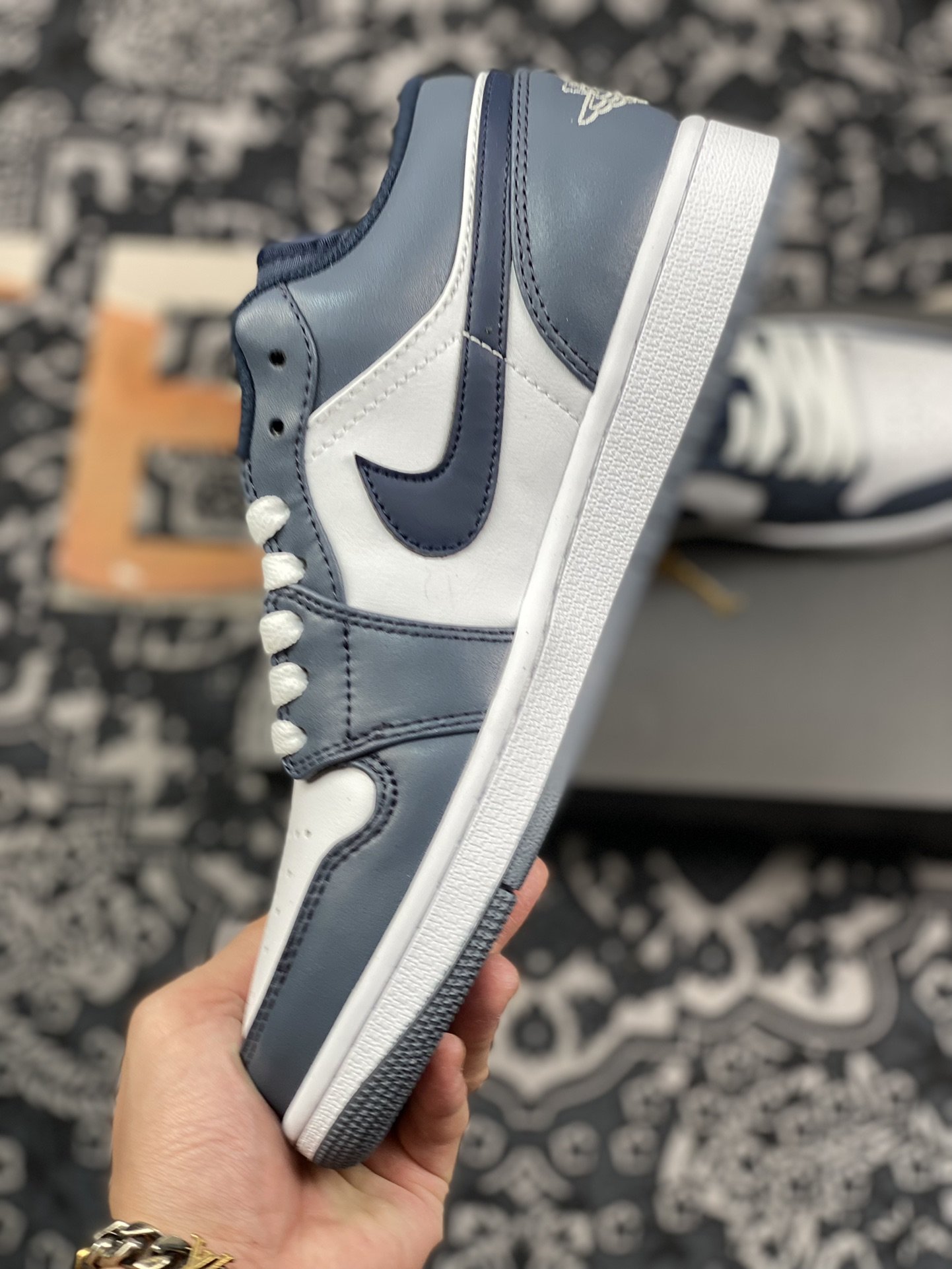 240 Air Jordan 1 Low 黑曜石低帮篮球鞋 553558-414