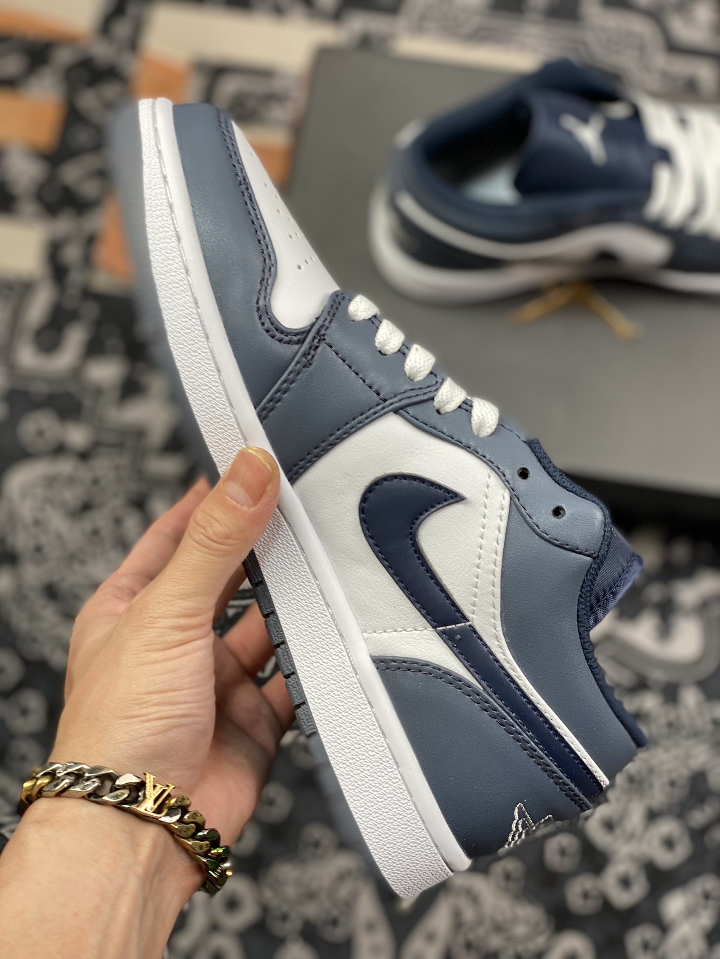 240 Air Jordan 1 Low 黑曜石低帮篮球鞋 553558-414