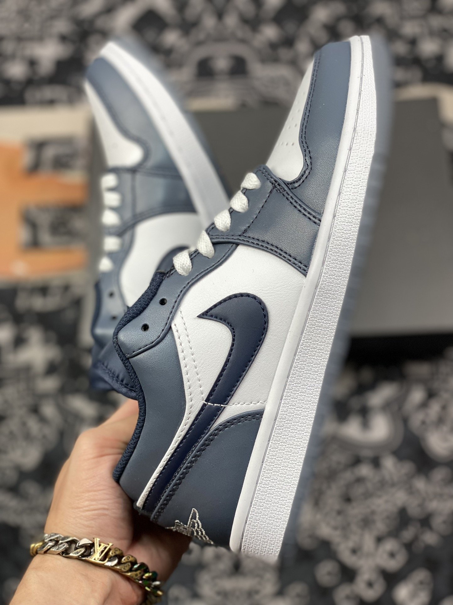 240 Air Jordan 1 Low 黑曜石低帮篮球鞋 553558-414