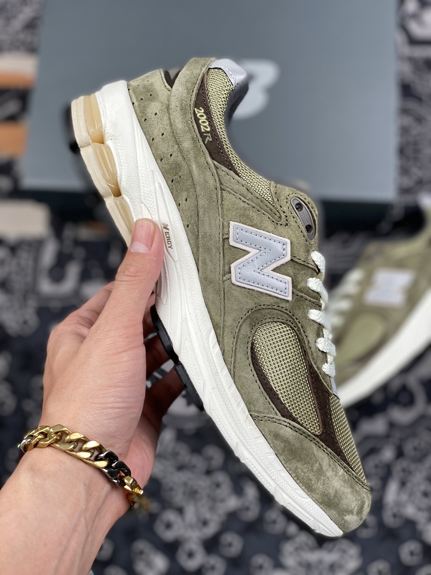 240 New Balance WL2002 复古休闲跑步鞋 M2002RHN