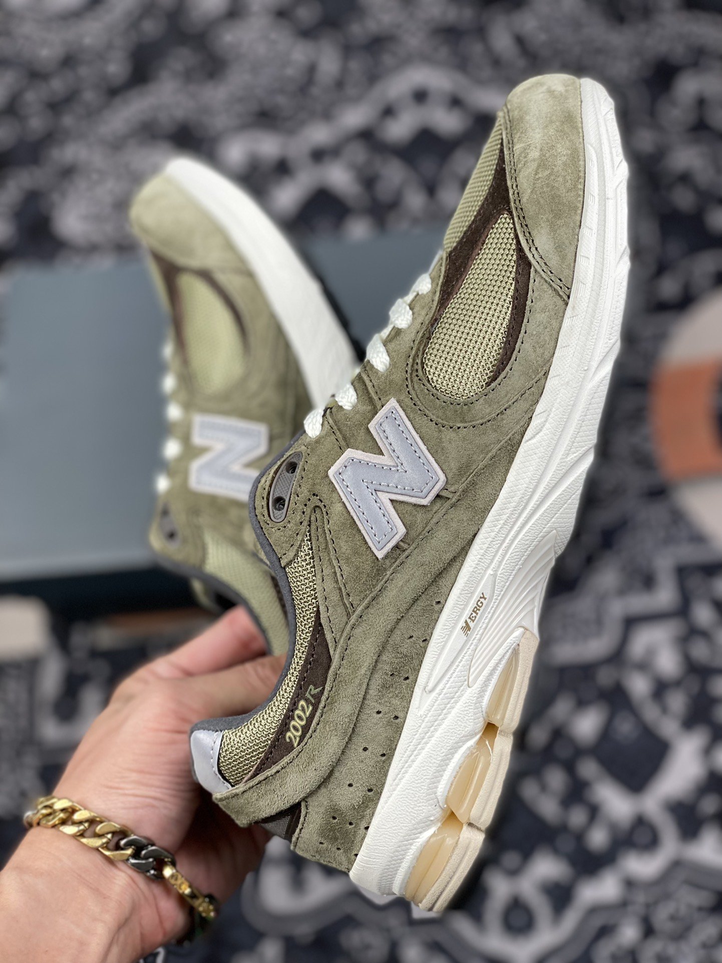 240 New Balance WL2002 复古休闲跑步鞋 M2002RHN