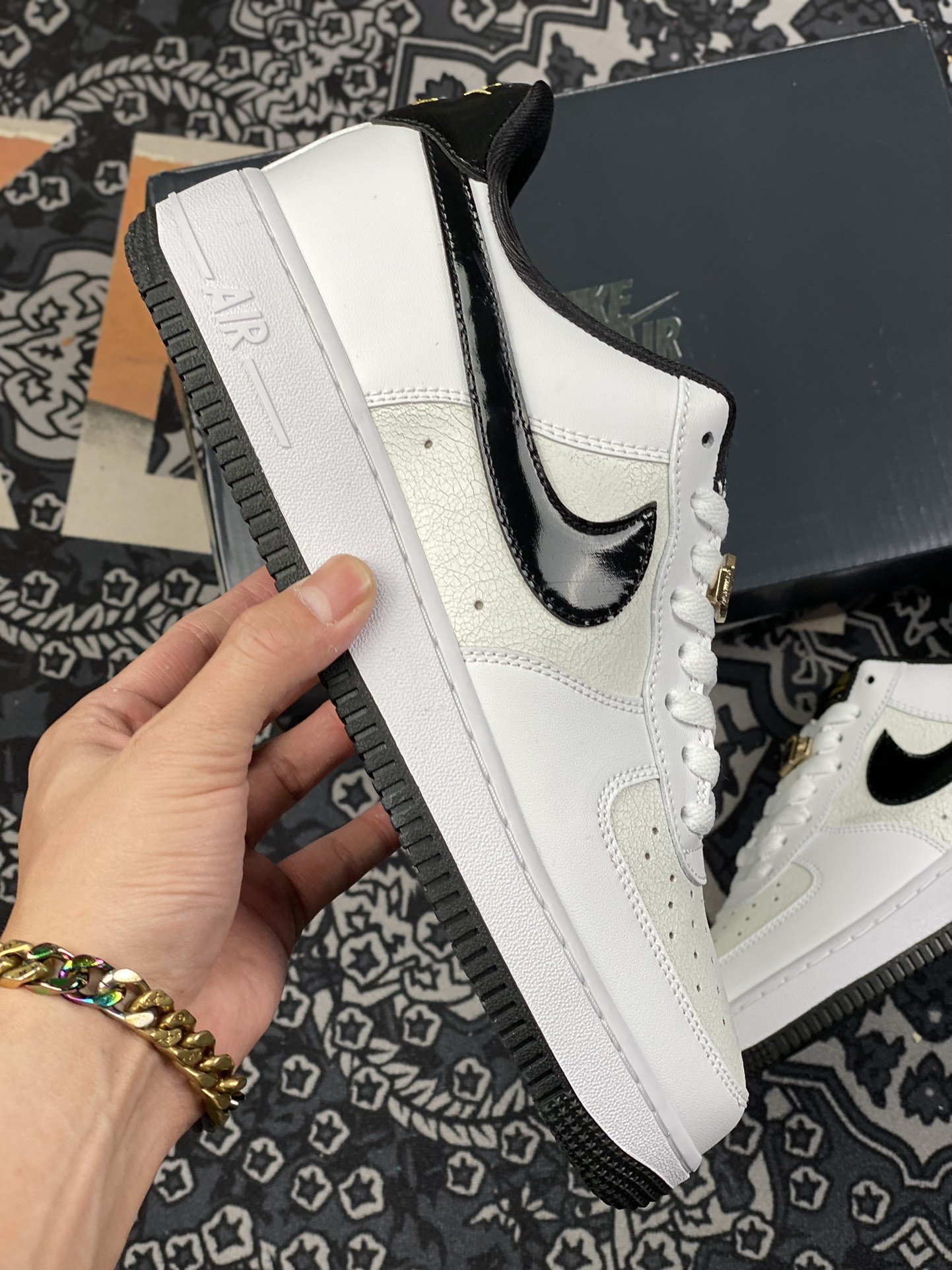 220 Nike Air Force 1 Low ’07 黑白爆裂纹空军一号低帮休闲板鞋 DQ0300-100