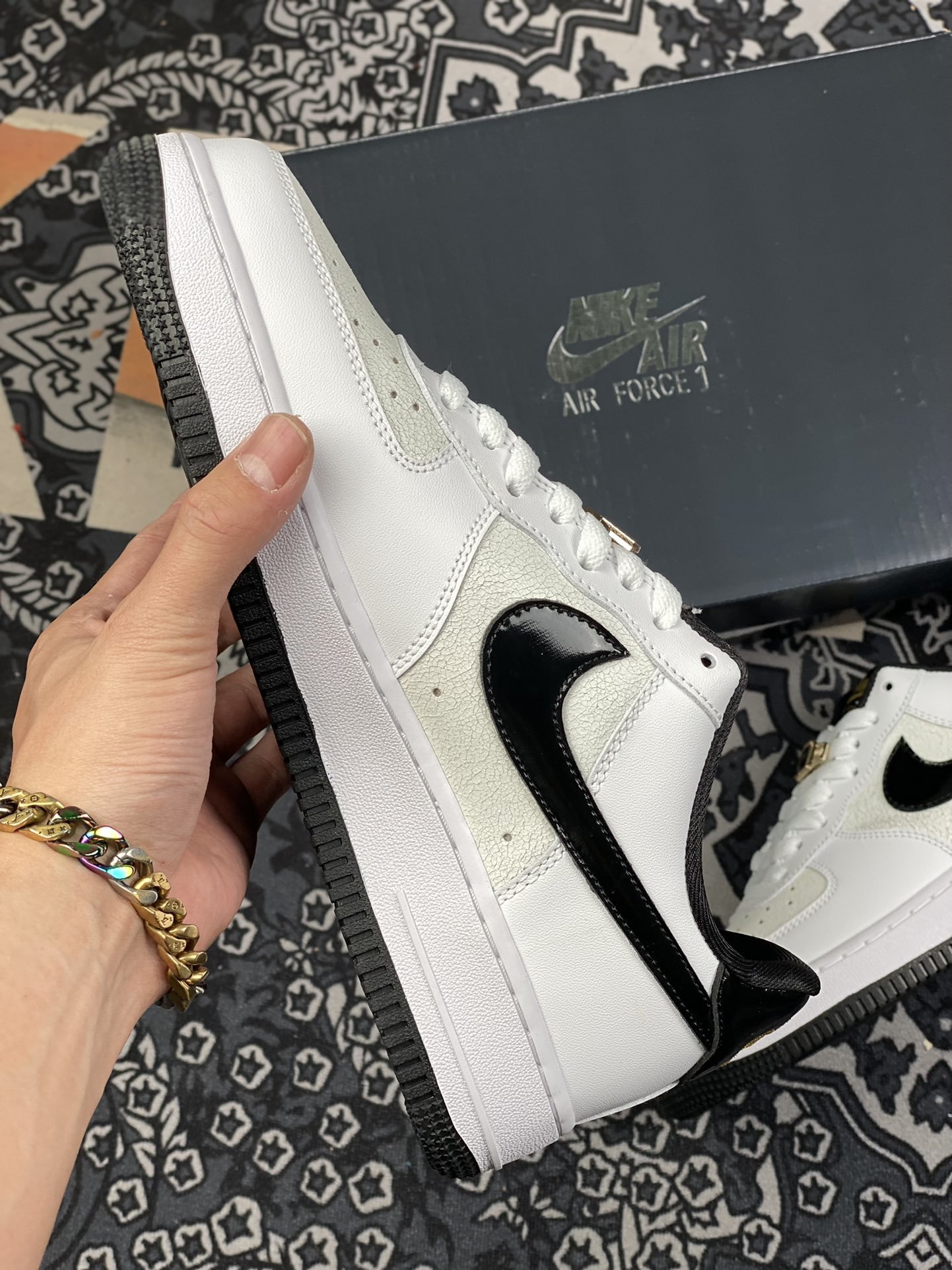 220 Nike Air Force 1 Low ’07 黑白爆裂纹空军一号低帮休闲板鞋 DQ0300-100