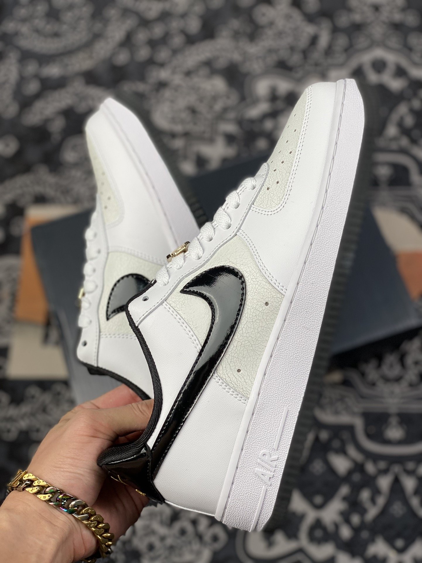 220 Nike Air Force 1 Low ’07 黑白爆裂纹空军一号低帮休闲板鞋 DQ0300-100