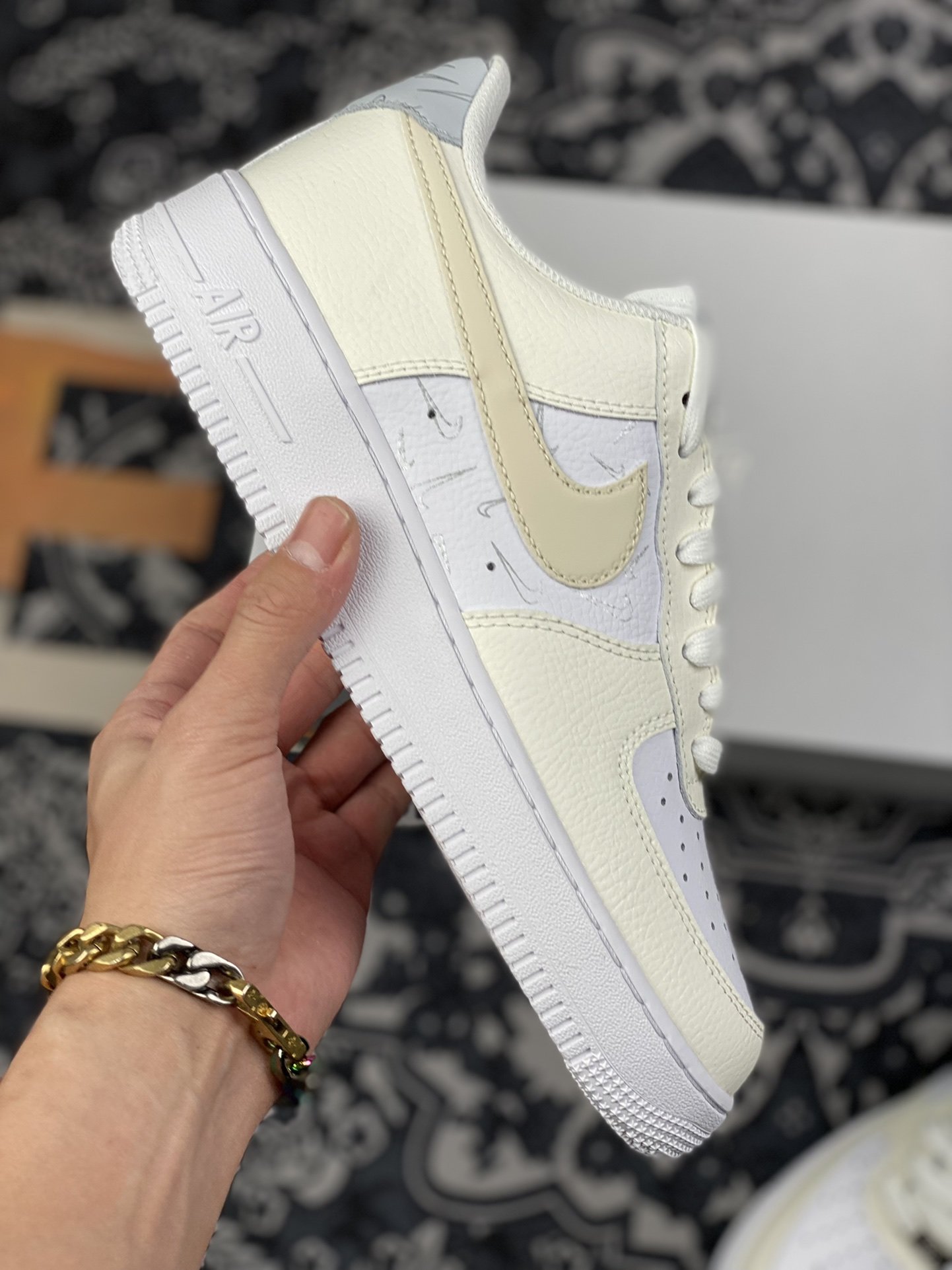 200 Nike Air Force 1 空军一号 白黄 DR7857-100