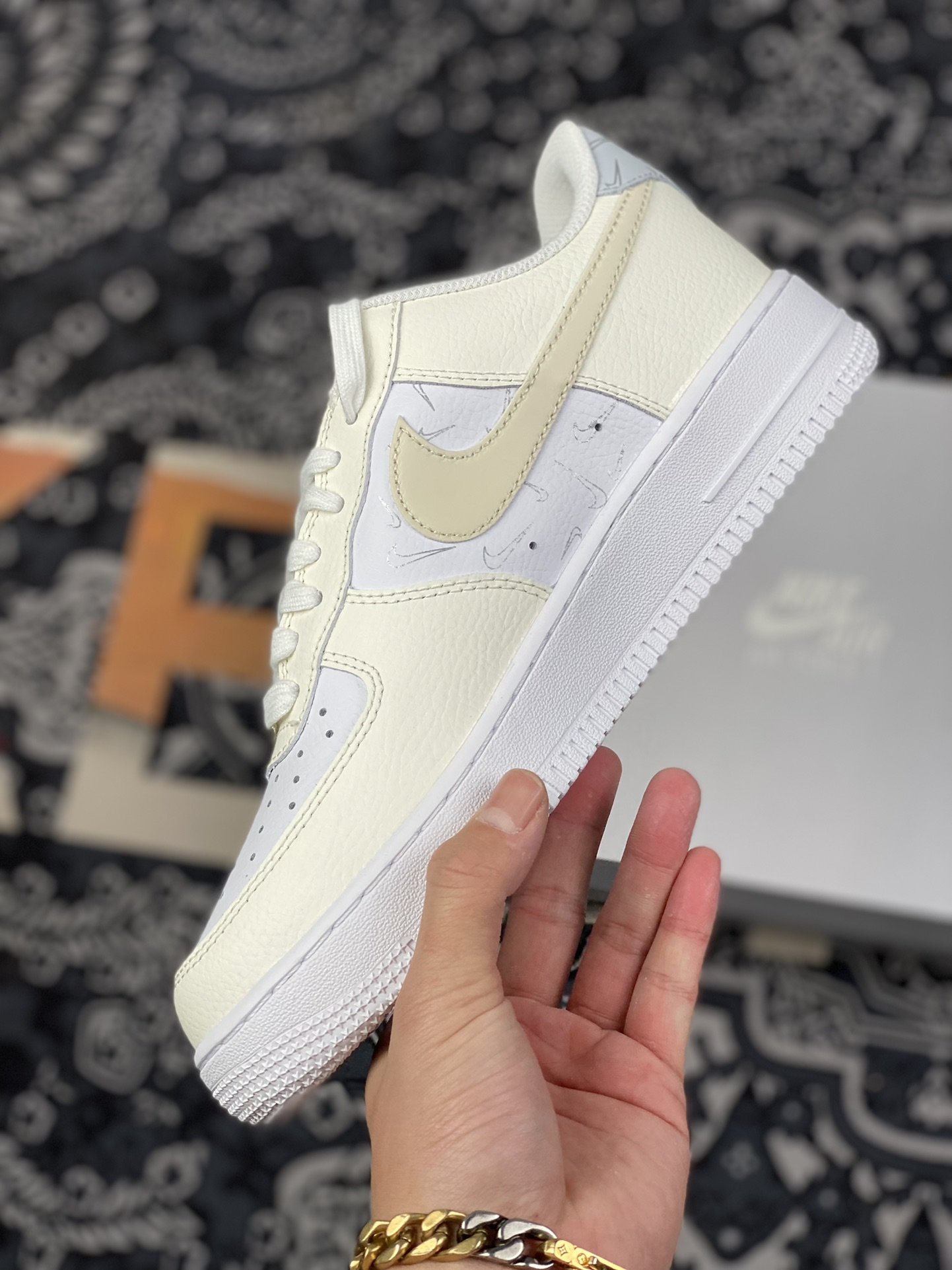 200 Nike Air Force 1 空军一号 白黄 DR7857-100