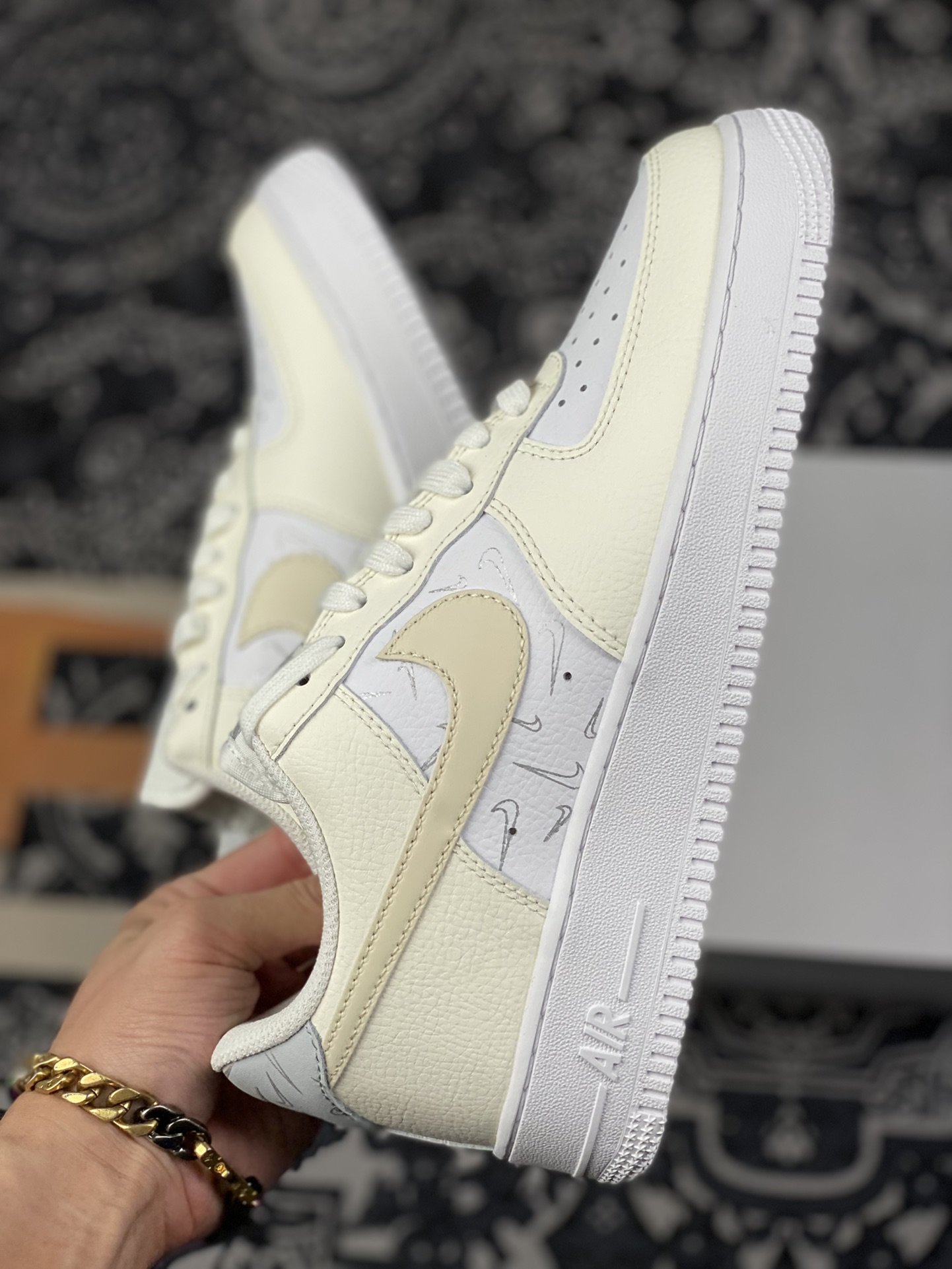 200 Nike Air Force 1 空军一号 白黄 DR7857-100