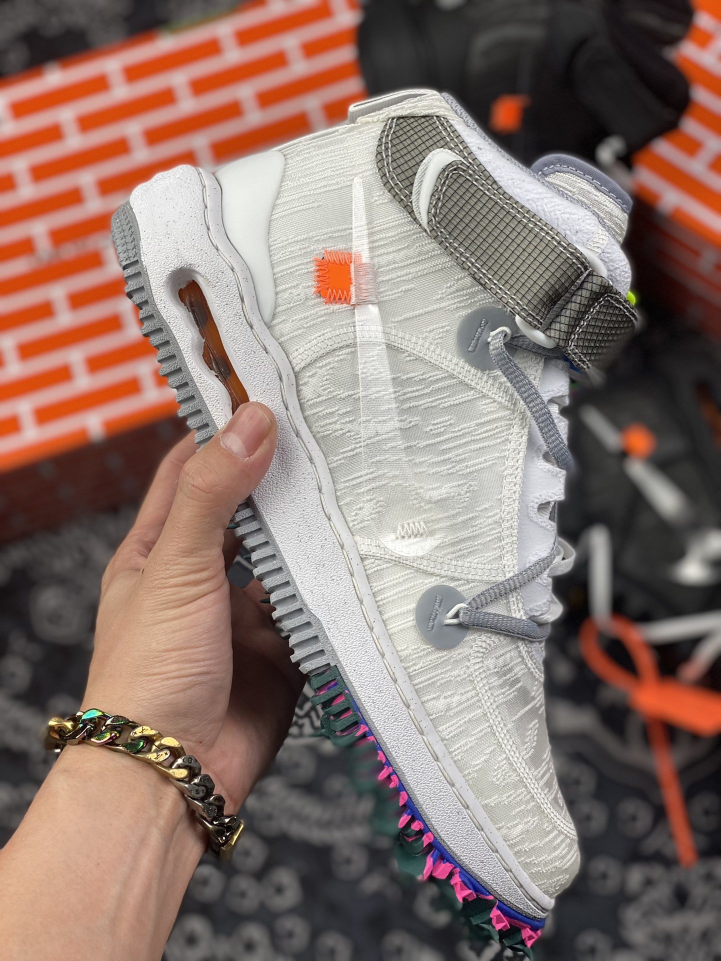 600 OFF-WHITE X AIR FORCE 1 Mid 白灰解构 DO6290-100